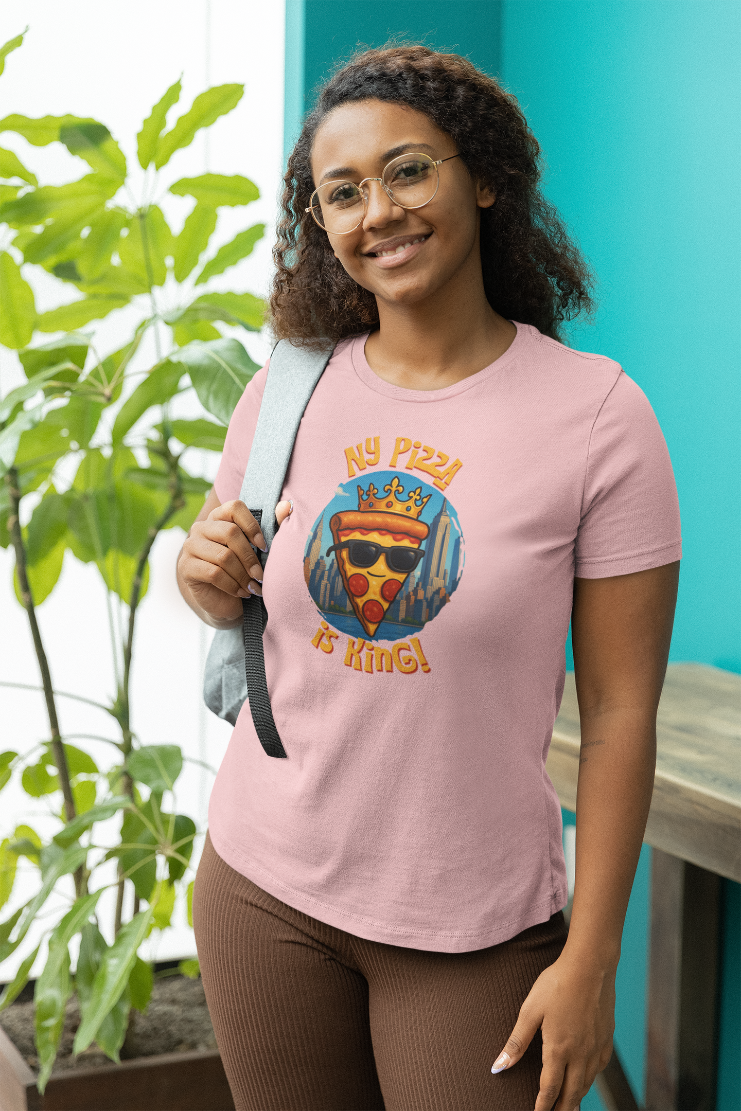 NY Pizza is King Funny NYC Slice T-Shirt – Cool Crowned Pizza with Sunglasses Skyline, New York