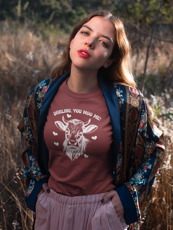 Darling, You Moo Me – Funny Cow Love T-Shirt (Humorous Animal Pun Tee)