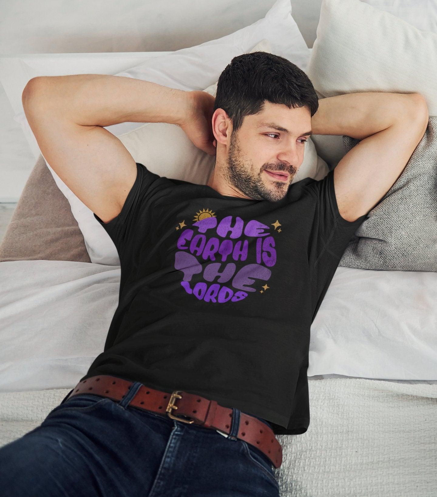 Vintage 'The Earth is the Lord's' Circular Designed Tee Unisex T-Shirt - Encore2woBlackS